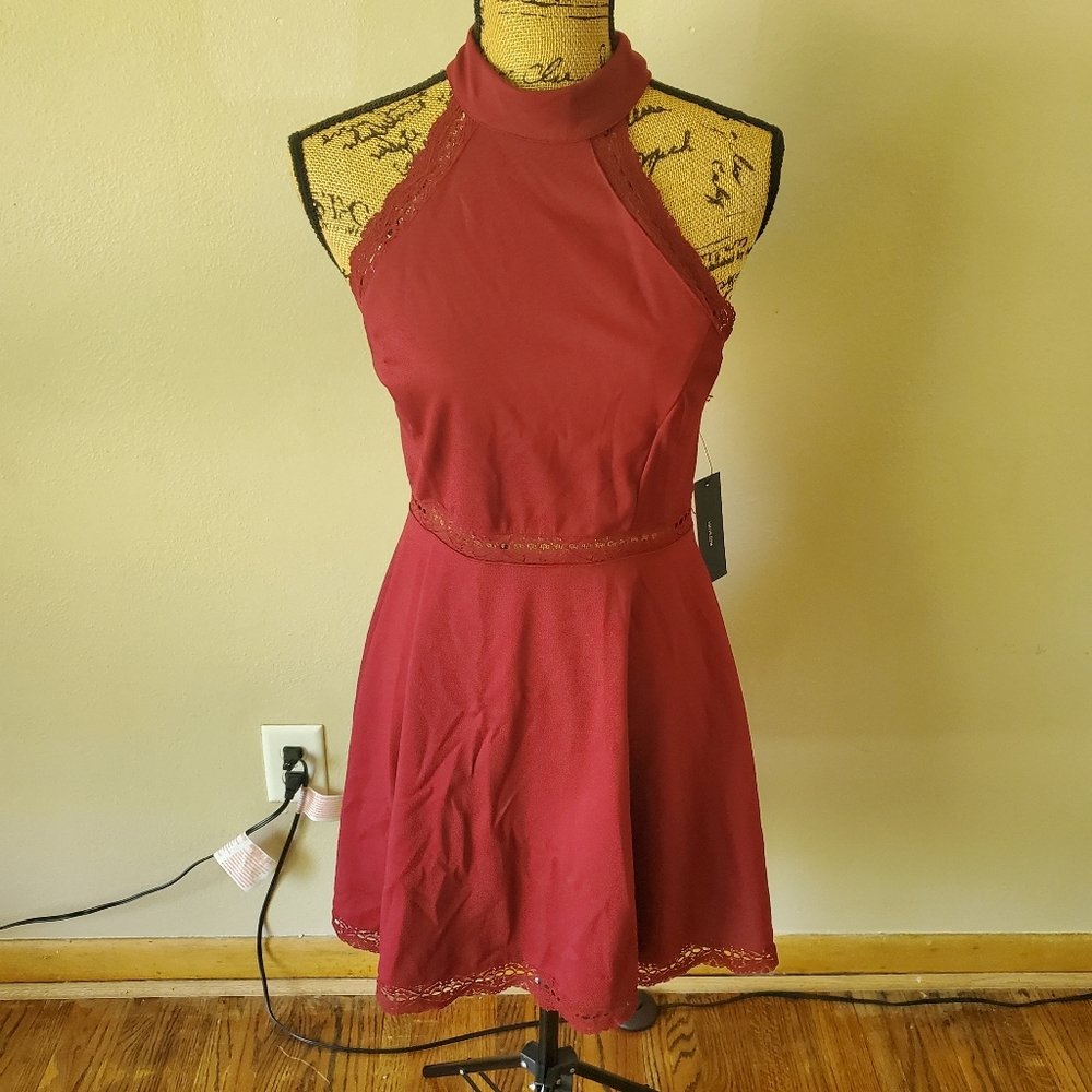 Lulu's Red Sleeveless Halter Skater Dress NWT Med
